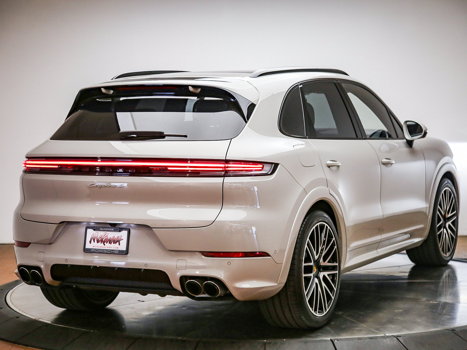 Certified 2024 Porsche Cayenne S AWD/4WD image 7