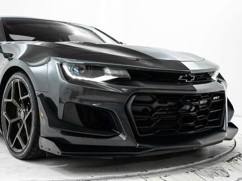 Used 2018 Chevrolet Camaro ZL1 RWD image 16