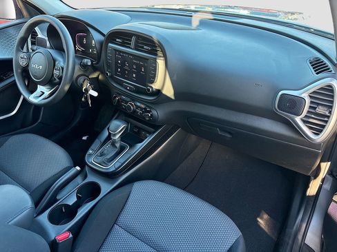 Used 2025 Kia Soul LX w/ LX Technology Package image 27