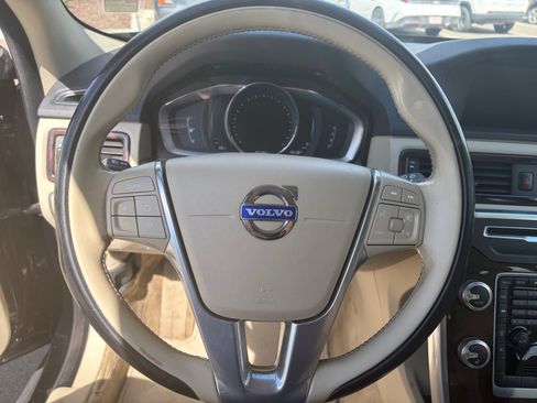 Used 2016 Volvo XC70 T5 Premier w/ Protection Package AWD/4WD image 9