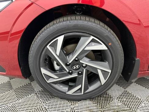 New 2025 Hyundai Elantra SEL image 11