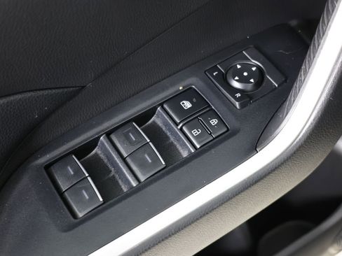 Used 2022 Toyota RAV4 XLE image 19