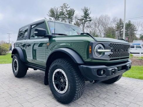 Used 2023 Ford Bronco Badlands w/ Sasquatch Package AWD/4WD image 3