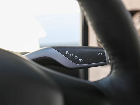 Used 2023 Tesla Model Y Long Range AWD/4WD image 23