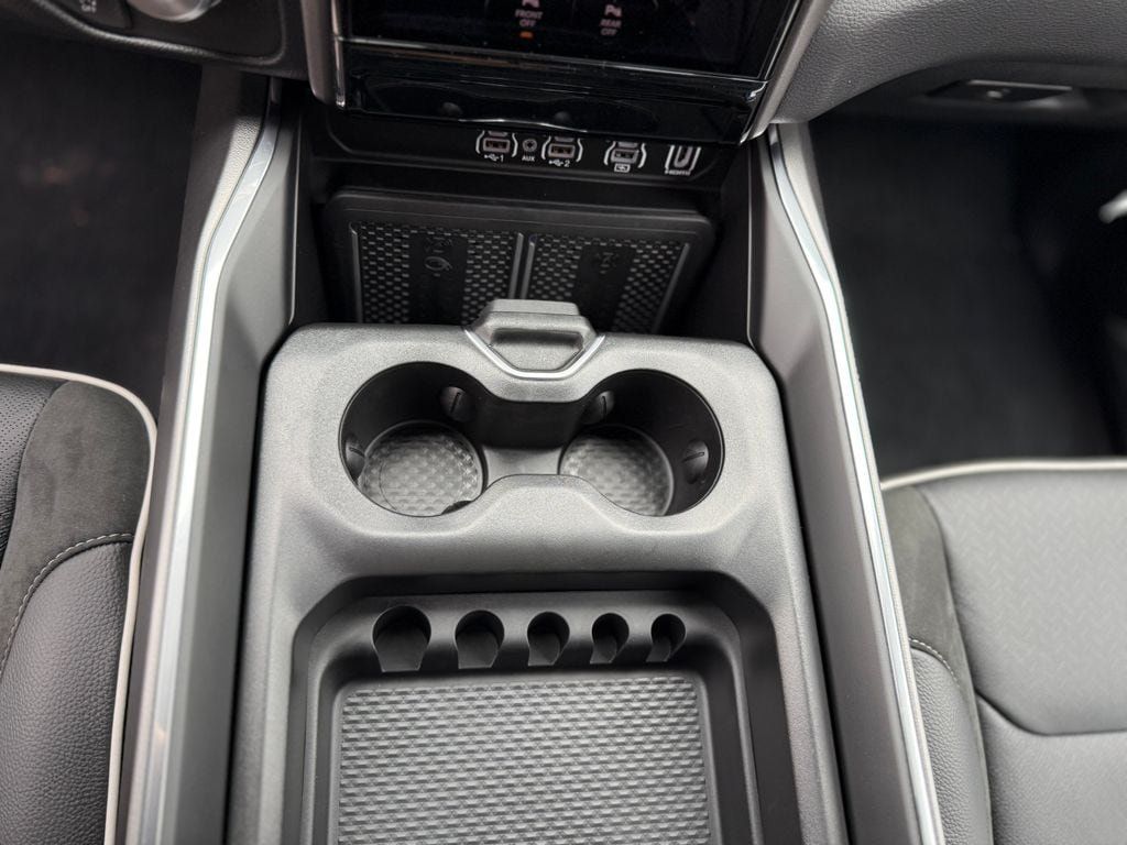 New 2026 RAM 1500 Laramie w/ Night Edition AWD/4WD image 32