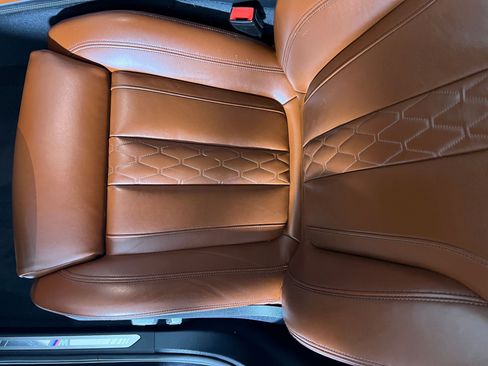 Used 2019 BMW X5 xDrive50i w/ M Sport Package image 26