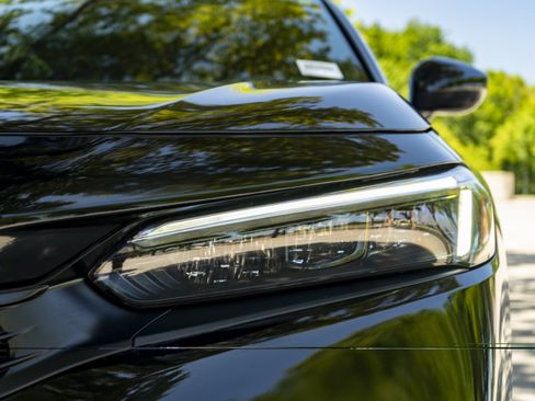 Used 2023 Honda Civic Sport image 11