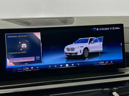Used 2024 BMW X5 xDrive40i w/ Parking Assistance Package AWD/4WD image 24