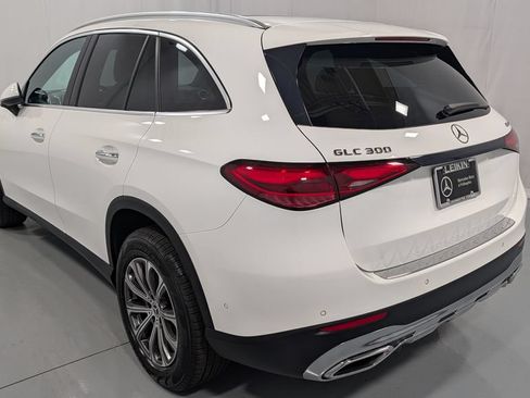 Used 2024 Mercedes-Benz GLC 300 4MATIC image 5