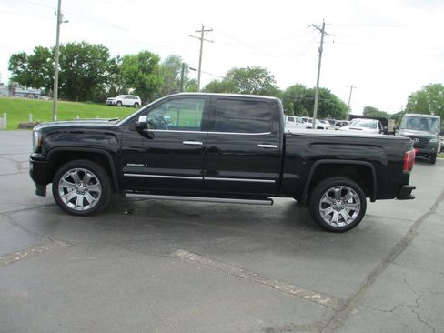 Used 2017 GMC Sierra 1500 Denali w/ Denali Ultimate Package AWD/4WD image 11