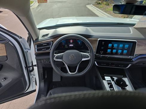 New 2026 Volkswagen Atlas SE FWD image 12