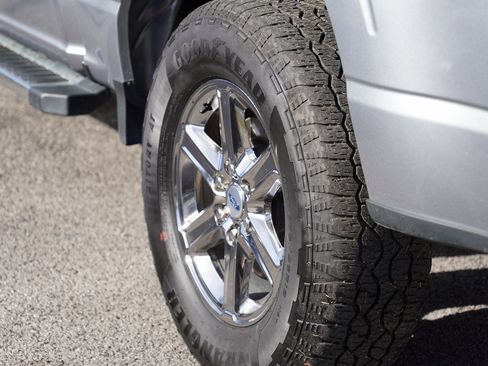 Used 2025 Ford F150 XLT w/ Equipment Group 301A Standard image 9