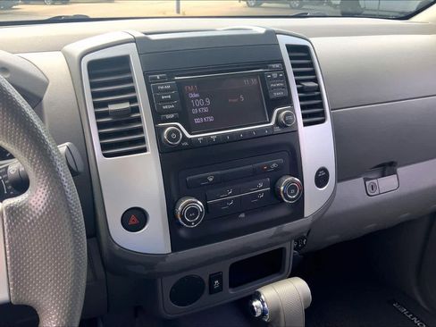 Used 2017 Nissan Frontier SV RWD image 7