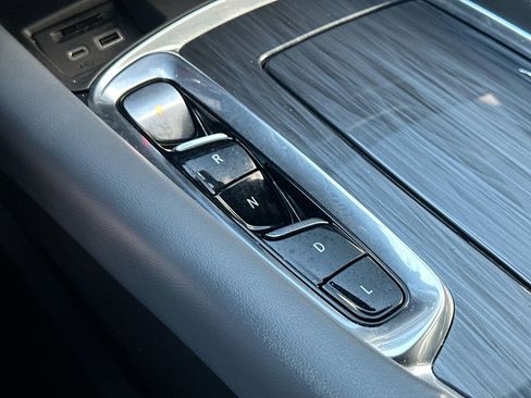 Used 2024 Buick Enclave Premium image 20