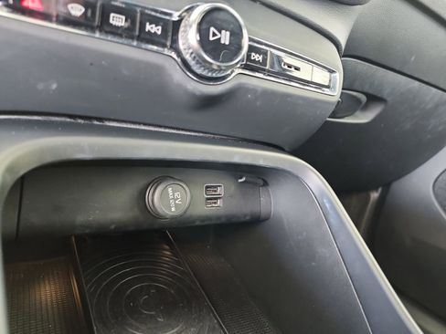 Used 2019 Volvo XC40 T5 R-Design image 30