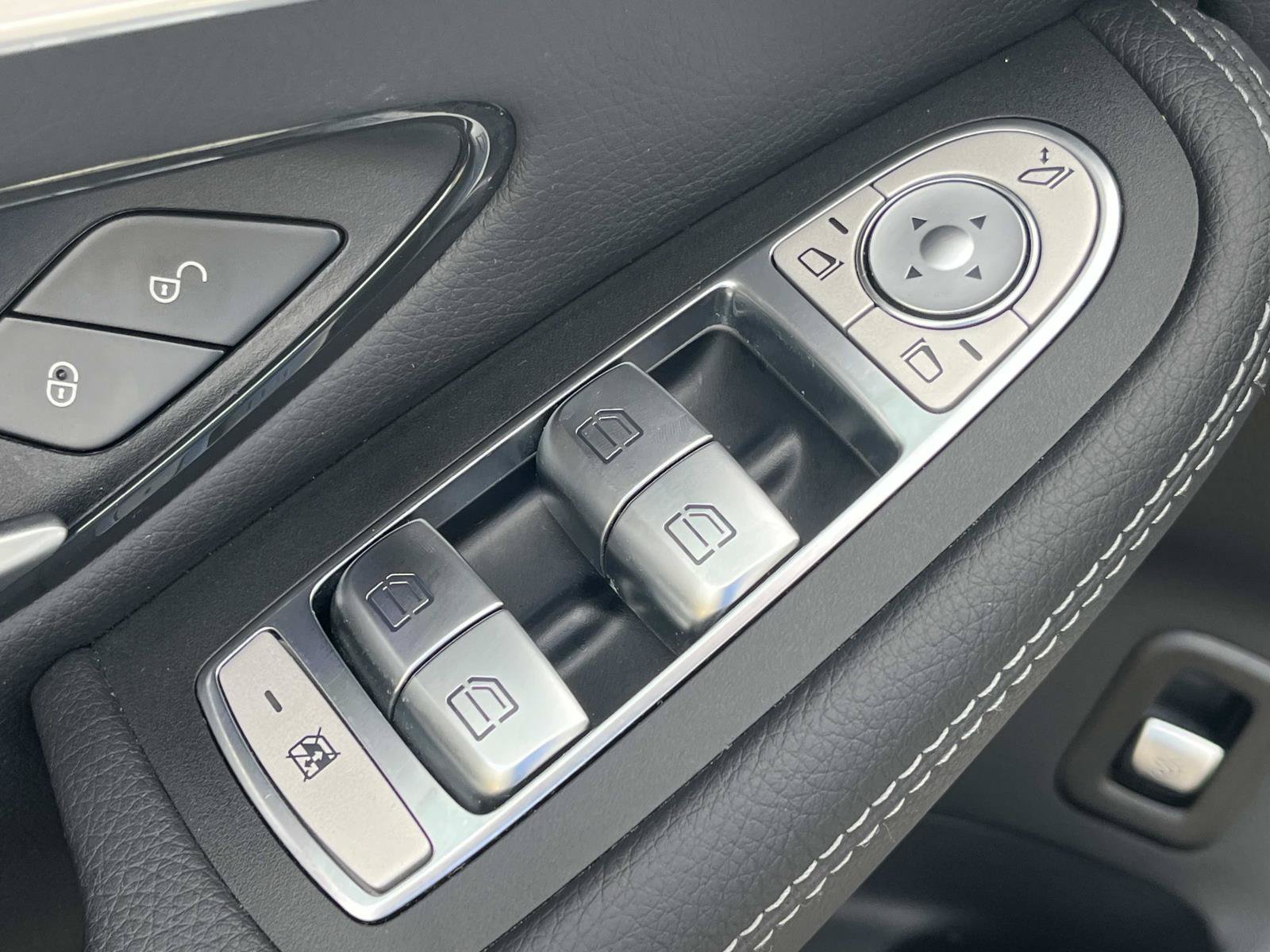 Certified 2022 Mercedes-Benz GLC 43 AMG 4MATIC image 29