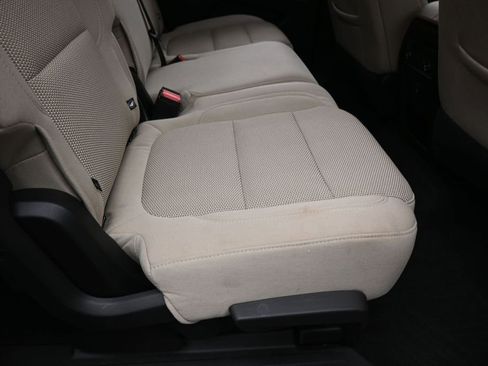 Used 2023 Chevrolet Traverse LS FWD image 36