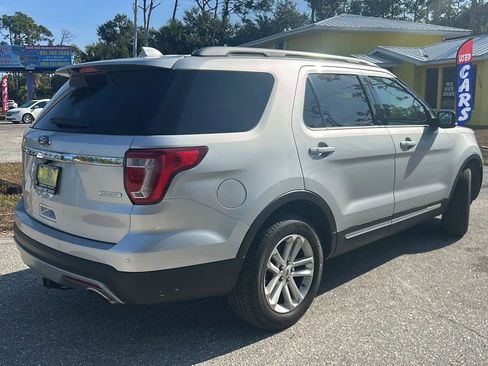 Used 2017 Ford Explorer XLT w/ Equipment Group 202A image 15