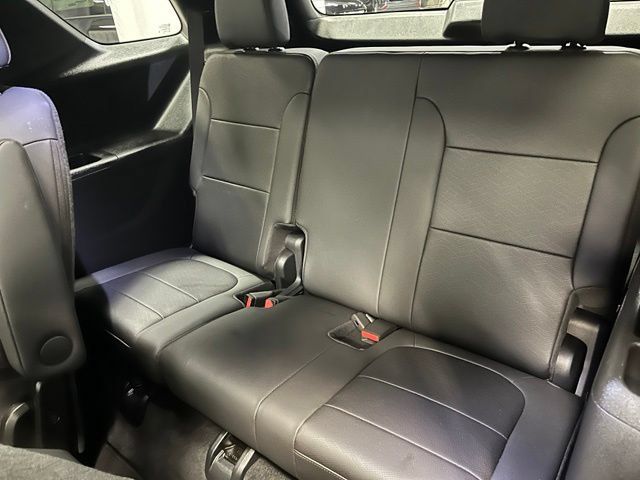 Used 2023 Chevrolet Traverse High Country AWD/4WD image 24