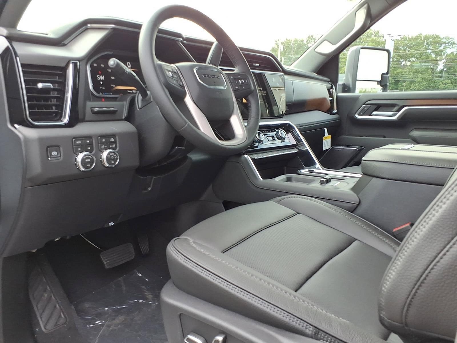 New 2026 GMC Sierra 2500 Denali w/ Denali Reserve Package AWD/4WD image 11