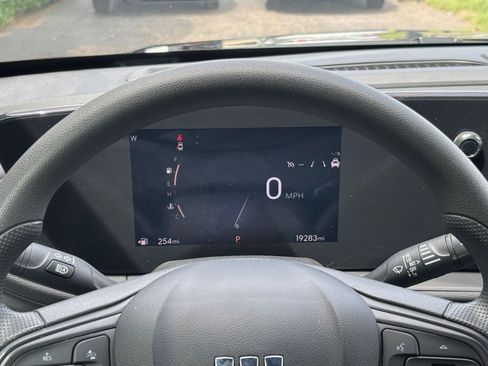 Used 2025 Buick Envista Preferred FWD image 39