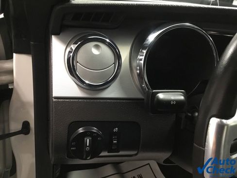 Used 2005 Ford Mustang GT Premium image 20