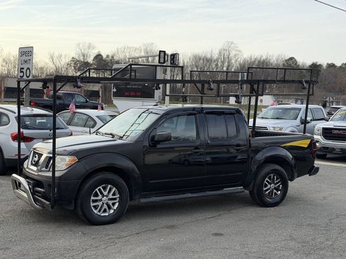 Used 2014 Nissan Frontier SV w/ SV Value Truck Package AWD/4WD image 4