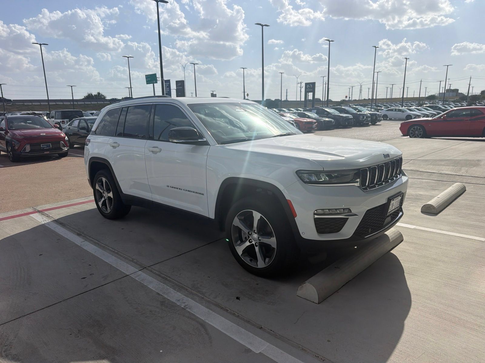 Used 2023 Jeep Grand Cherokee 4WD 4xe w/ Luxury Tech Group II image 4