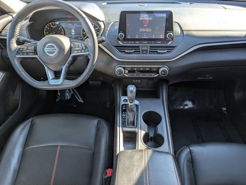 Used 2021 Nissan Altima 2.5 SR w/ SR Premium Package image 16