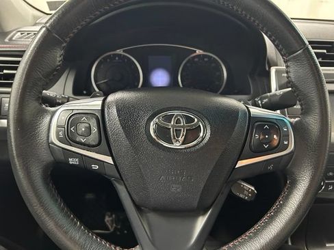 Used 2017 Toyota Camry SE FWD image 18