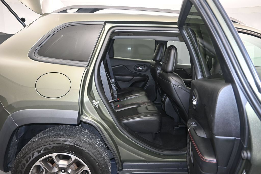 Used 2020 Jeep Cherokee Trailhawk w/ Cold Weather Group AWD/4WD image 25