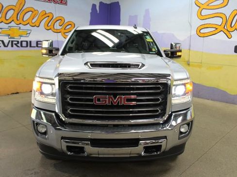 Used 2018 GMC Sierra 2500 SLT w/ Duramax Plus Package AWD/4WD image 3