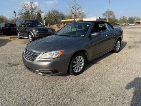 Used 2012 Chrysler 200 Touring image 4