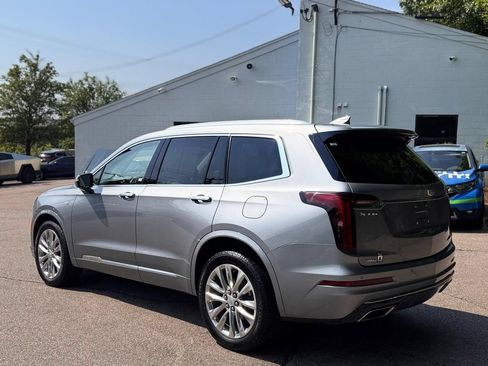 Used 2024 Cadillac XT6 Premium Luxury AWD/4WD image 4