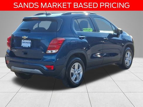 Used 2020 Chevrolet Trax LT w/ LT Convenience Package image 4