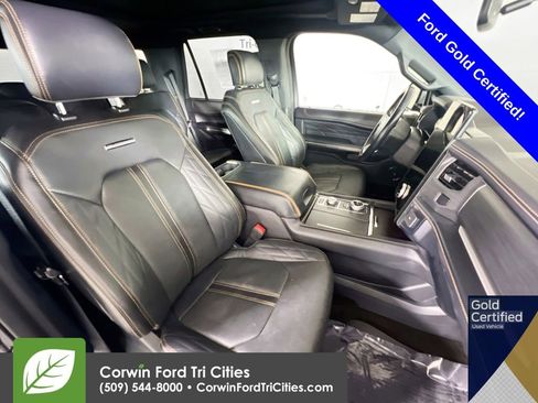 Used 2022 Ford Expedition Platinum image 19