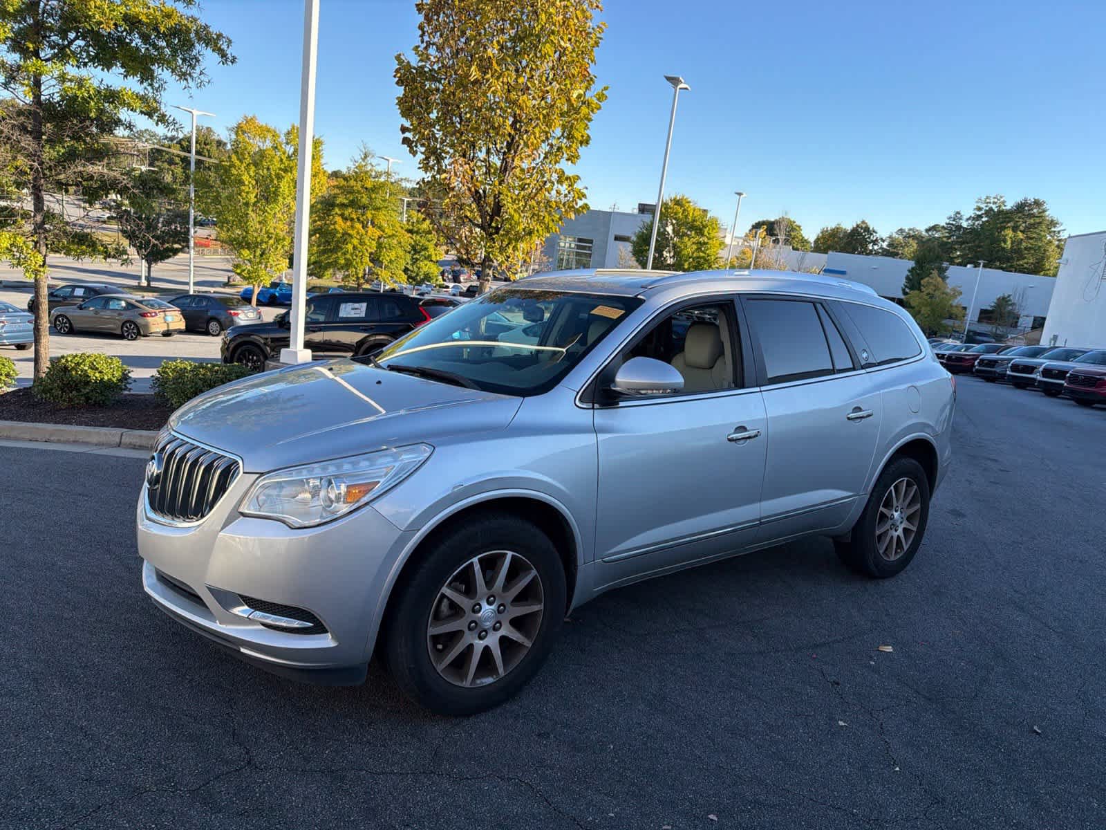 Used 2017 Buick Enclave Leather FWD image 5