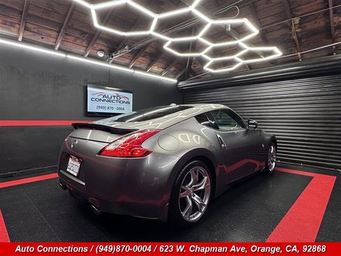 Used 2011 Nissan 370Z Touring w/ Sport Pkg RWD image 3