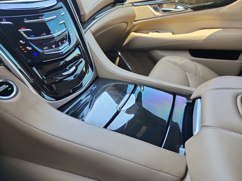 Used 2020 Cadillac Escalade ESV Platinum AWD/4WD image 31