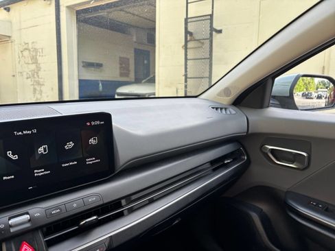 Used 2025 Kia K4 FWD image 31