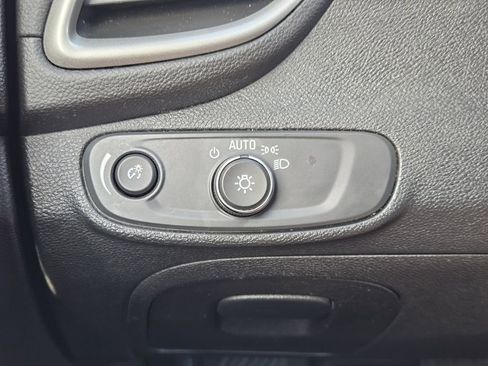 Used 2018 Chevrolet Trax LS FWD image 24