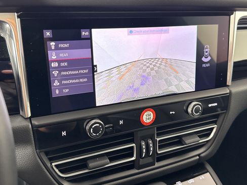 Certified 2026 Porsche Macan AWD/4WD image 24