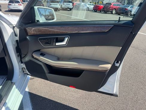 Used 2013 Mercedes-Benz E 350 Sedan image 34