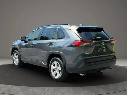 Used 2019 Toyota RAV4 XLE w/ Convenience Package FWD image 6