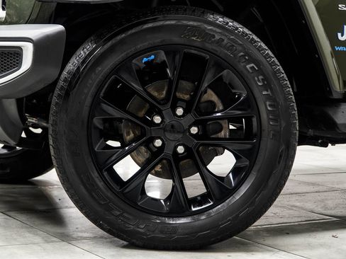 Used 2023 Jeep Wrangler Unlimited Sahara w/ Cold Weather Group image 3