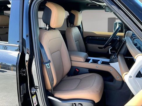 New 2026 Land Rover Defender 110 X-Dynamic SE AWD/4WD image 11