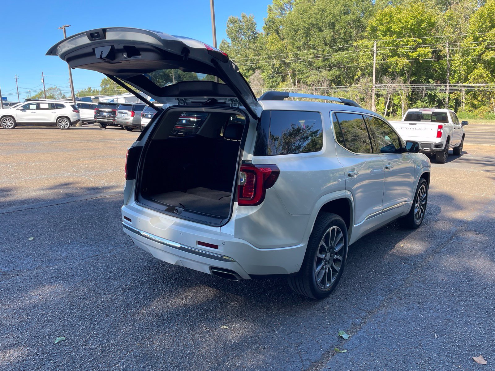 Used 2021 GMC Acadia Denali w/ Denali Technology Package FWD image 55