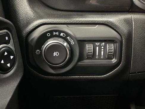 Used 2022 Jeep Wrangler Unlimited Sport image 23