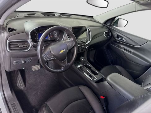 Used 2021 Chevrolet Equinox LT FWD image 3