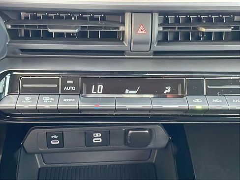 Used 2024 Toyota Prius LE image 42